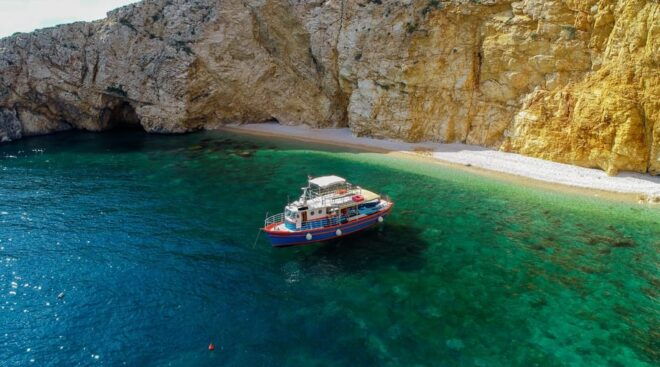 Krk: Golden Beach and Plavnik Cave Cruise With Welcome Drink - Detailed Itinerary