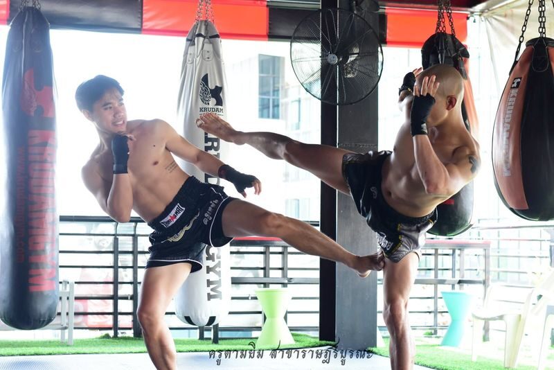 Krudam Gym Muay Thai Class Ratburana Branch - Coaching shaped by Dam Srichan’s experience