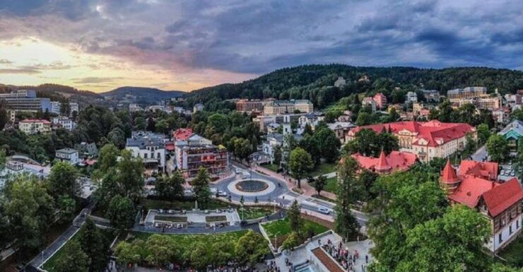 Krynica: Private Transfer From Krakow Airport - Service Details