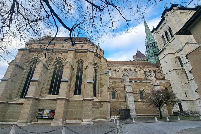 (KTG210) - Geneva City Tour and Yvoire - Exploring Yvoires Charm