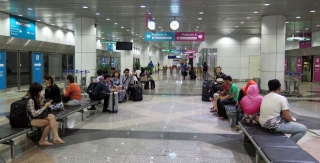 Kuala Lumpur Airport: Train Transfer To/From KL Sentral - Comfortable and Clean Train Experience