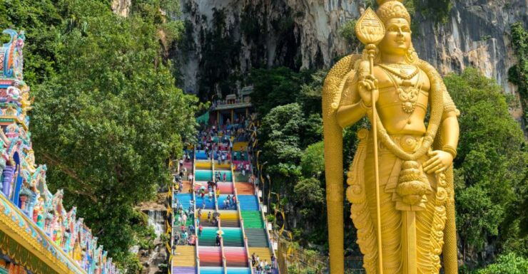 Kuala Lumpur: Batu Caves, Batik Center and Royal Selangor - Exploring the Majestic Batu Caves