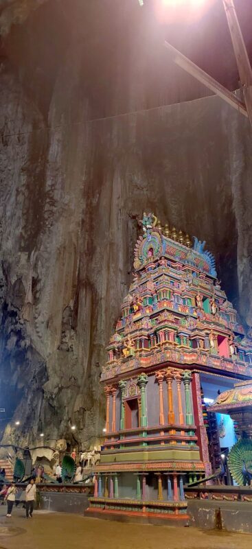 Kuala Lumpur Batu Caves & Genting Highlands Full-Day Tour with Transfers - Two very different stops in one Kuala Lumpur day