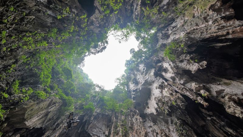 Kuala Lumpur Batu Caves Half-Day Private Cultural Tour - Timing, crowds and a possible batik stop