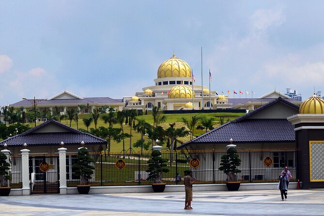 Kuala Lumpur Full Day City Tour With Petronas Twin Tower Tickets - Pickup Details