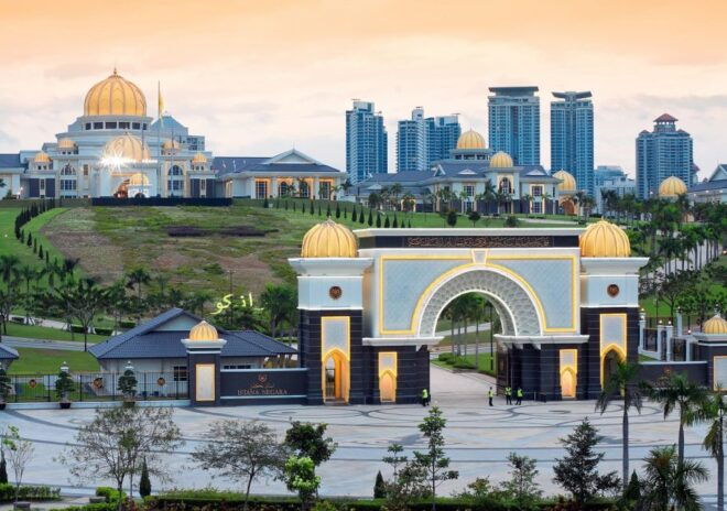 Kuala Lumpur: Full-Day Twin Cities Cultural Tour - Kuala Lumpur Exploration