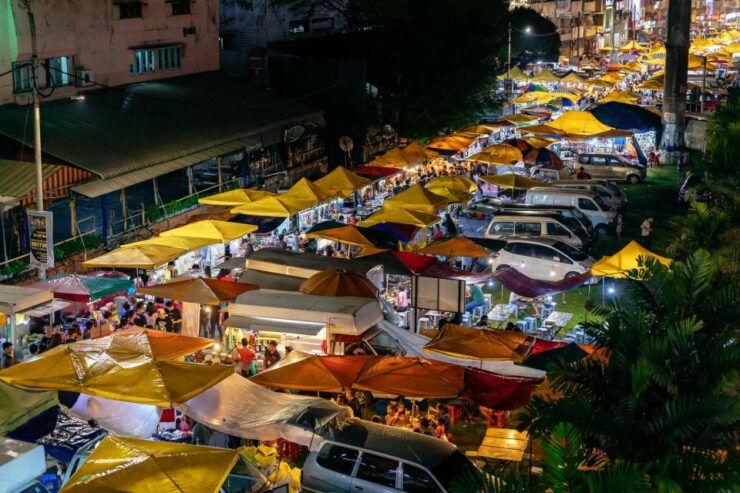 Kuala Lumpur: Local Street Food Night Tour - Tour Experience