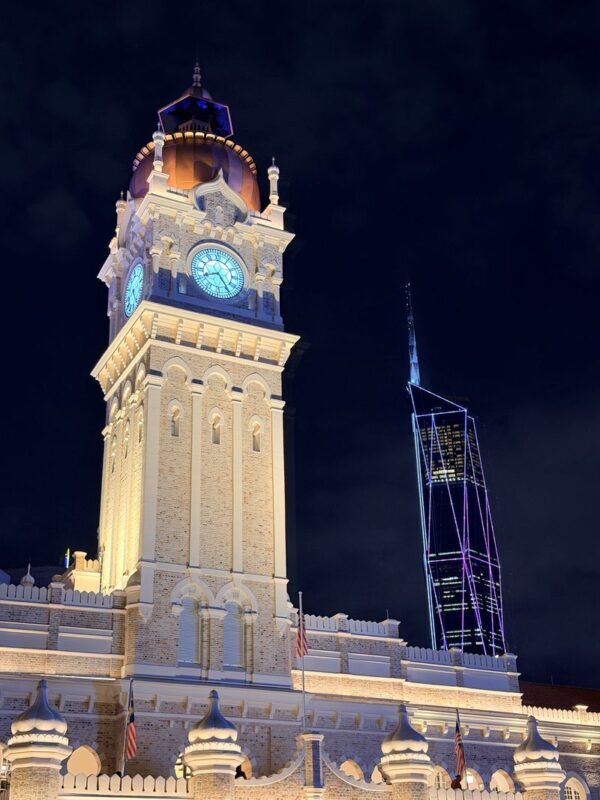 Kuala Lumpur Night Street Food & Photography Tour - Petronas Towers: photo stop, not an inside visit