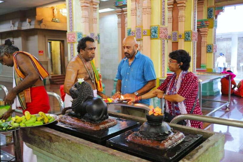 Kuala Lumpur: Nightlife Street Food Tour with 6 Tastings - Transportation: Efficient and Stress-Free