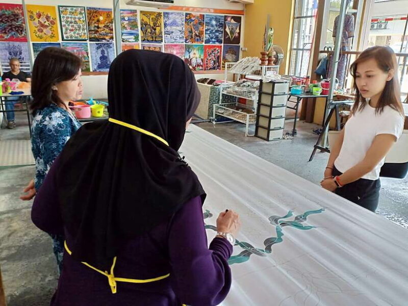 Kuala Lumpur: Private Batu Cave, National Mosque Tour, Lunch - FAQ  