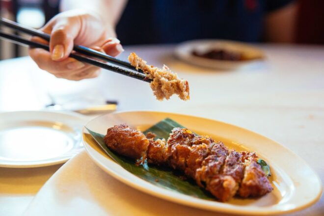 Kuala Lumpur: Private Food Tour – 10 Tastings With Locals - Exploring Petaling Street: A Foodies Paradise