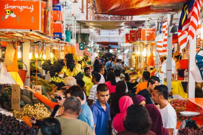 Kuala Lumpur: Private Food Tour – 10 Tastings With Locals - Sri Mahamariamman Temple: A Sacred Visit