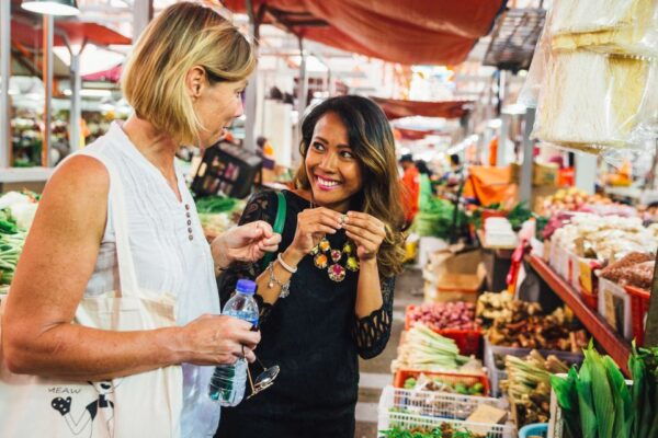 Kuala Lumpur: Private Food Tour – 10 Tastings With Locals - Trying Traditional Malaysian Snacks
