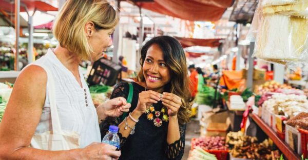 Kuala Lumpur: Private Food Tour – 10 Tastings With Locals - Indulging in Sweet Treats and Desserts