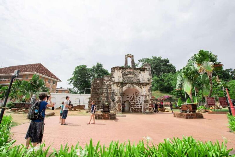 Kuala Lumpur: Private Malacca Night Tour w/Cruise & Trishaw - Good To Know