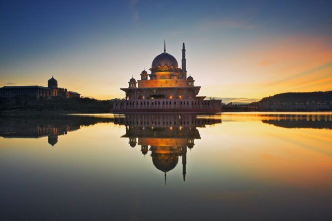 Kuala Lumpur, Putrajaya & Batu Caves Private Tour - Tour Duration and Availability