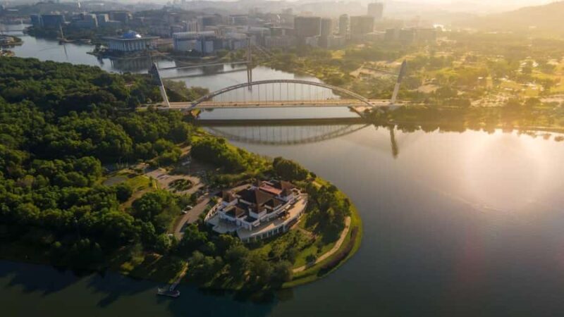 Kuala Lumpur: Putrajaya Lakeside Views & Pink Mosque Ride - Discovering Putrajaya: Lakeside Views & the Pink Mosque Ride