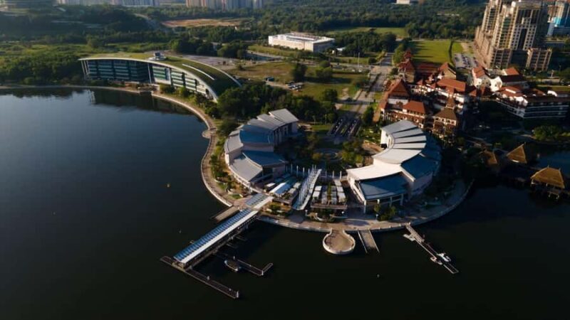 Kuala Lumpur: Putrajaya Lakeside Views & Pink Mosque Ride - Good To Know