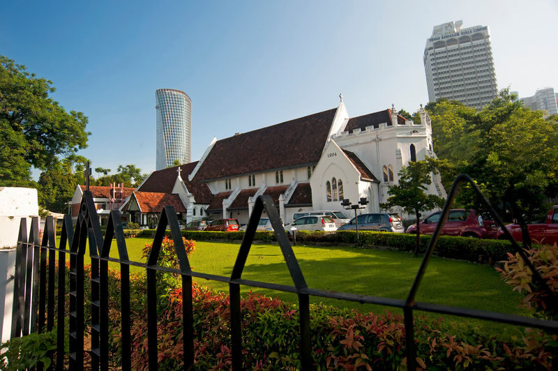 Kuala Lumpur Temple Tour - Seeing the National Mosque from the outside, or inside