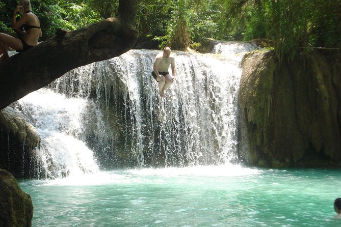 Kuang Si Waterfall Minibus (Private) - Overview and Benefits