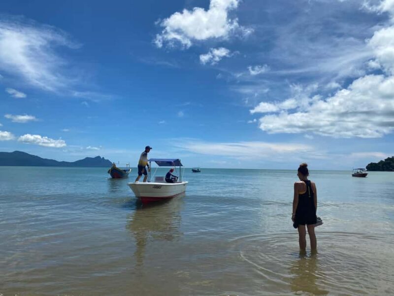 Kuching: Guided Day Trip to Bako Wildlife Day Tour - Starting the Adventure: Pickup and Journey to Bako National Park