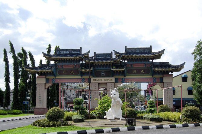 Kuching Half Day City Tour with Pick-up - Exploring the Itinerary in Detail