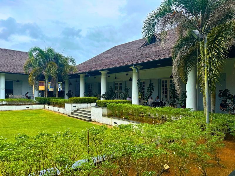 Kuching Heritage City Walking Tour with Boat Ride and Lunch - Who Should Book This Tour