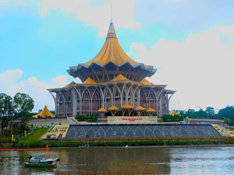 Kuching: Walking Tour with Sampan Boat Ride and Lunch - Is This Tour Right for You?