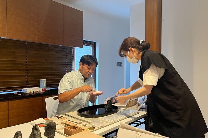 Kumamoto Suizenji Koden Crafts Class Activity - An In-Depth Look at the Kumamoto Bonseki Craft Tour