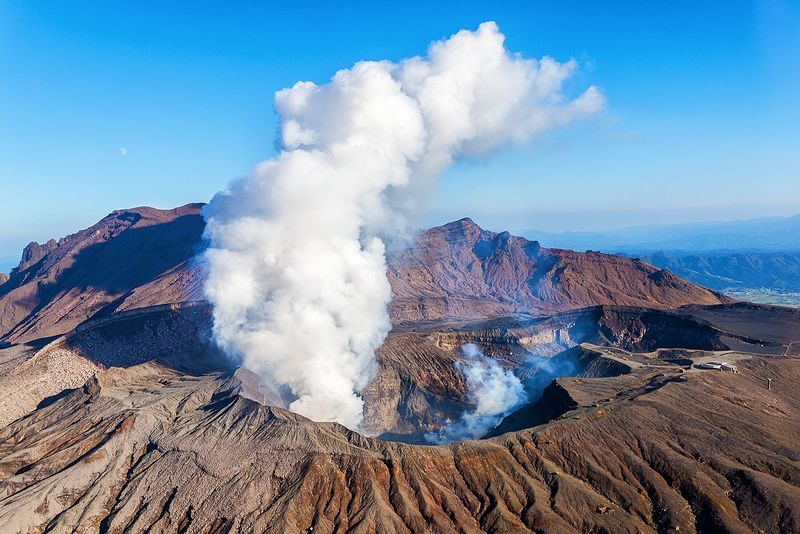Kumamoto Takachiho Gorge & Mt Aso Day Tour - The timing trade-off you should consider