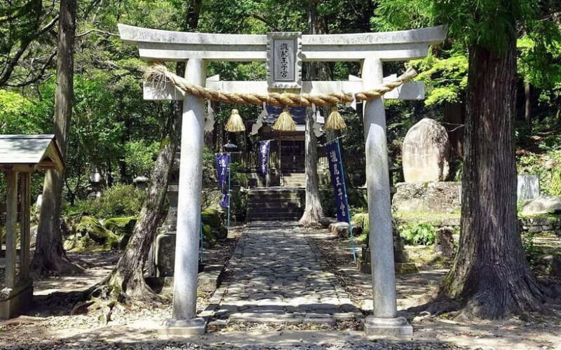Kumano Kodo Hiking Day Tour from Osaka - Visiting Kumano Hongu Taisha: Japan’s Spiritual Center