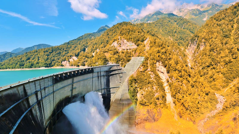 Kurobe Tateyama & Kamikochi Autumn Scenery Two-Day Tour: Tateyama Kurobe Alpine Route & Kamikochi Hiking (Departing from Nagoya) - What the price includes, and what it does not