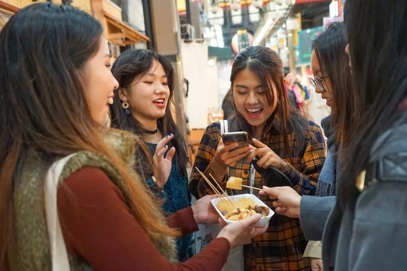 Kuromon Market Half Day Food Walking Tour in Osaka - At a glance: what makes this walk useful