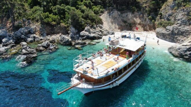 Kusadasi Full Day Boat Trip - Swimming Locations