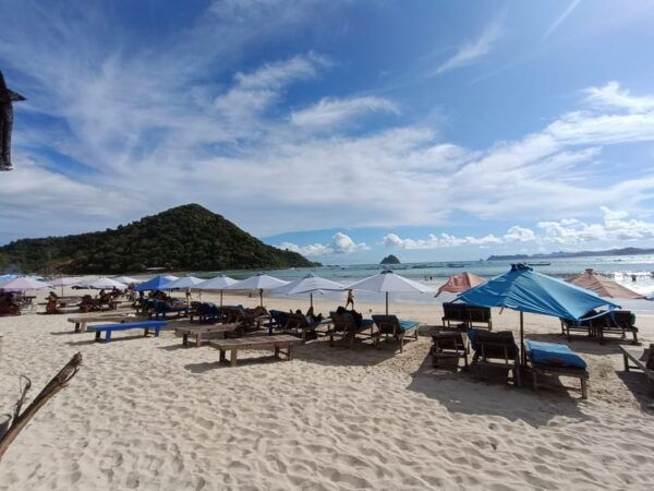 Kuta Lombok : Tandem Paragliding With Pilot & Beach Tour - Questions You May Have