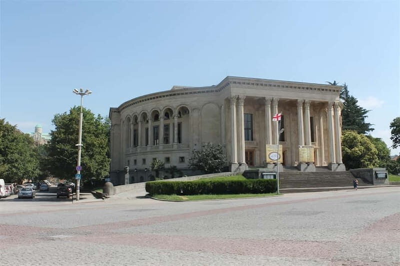 Kutaisi: 8-Day Private Group Tour with Accommodation - Why This Tour Is Worth Your Time