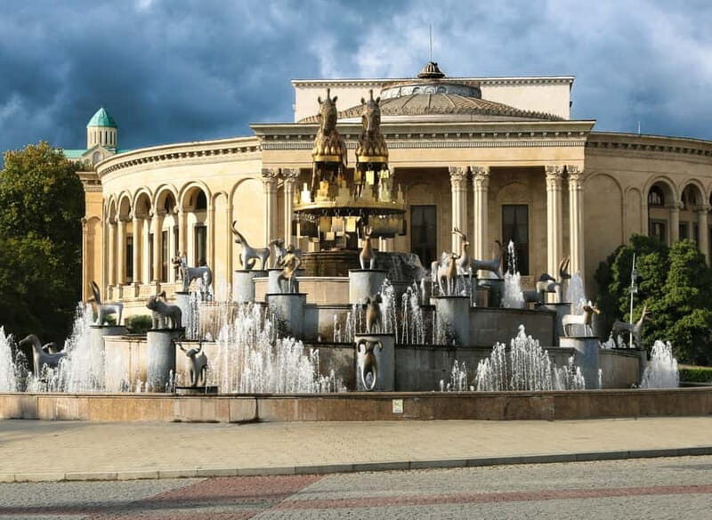 Kutaisi City Walking Tour + Free Wine Tasting - What Makes This Tour Stand Out?