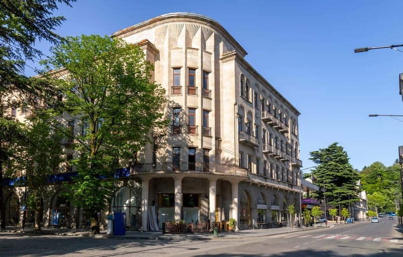 Kutaisi: Historic Walking Tour with Guide, 3 Hours - Value and Practical Considerations