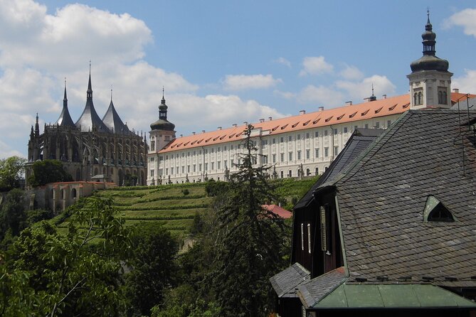 Kutna Hora and Bone Chapel Private Day Trip From Prague - Meeting and Pickup Details