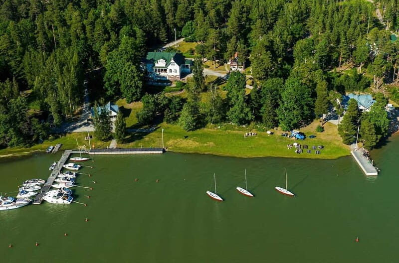 Kuusisto island: Stand-Up Paddleboard Rental - The Experience from a Practical Perspective