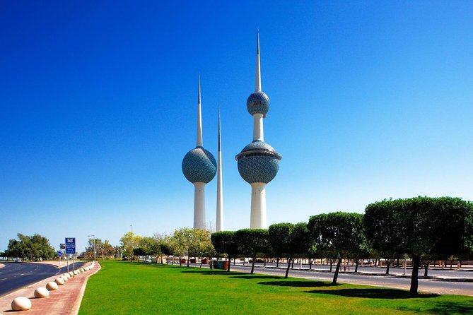 Kuwait City Private Transfer to Kuwait Airport KWI in Luxury Car - Wait Time