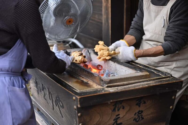 Kyoto: 700-Year-Old Daitokuji & Local Tasting - Tasting Aburi-mochi: A Kyoto Winter Classic