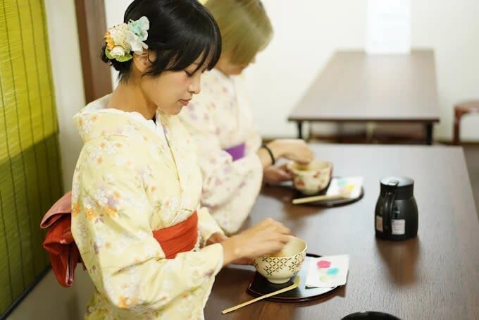 Kyoto Aiwafuku Fushimi Inari Store: Explore the Senbon Torii, Kimono Rental + Japanese-style Hair Set with Makeup and Photo Shoot available as optional extras (Aiwafuku Fushimi Inari Store) - Should you book Aiwafuku Fushimi Inari?