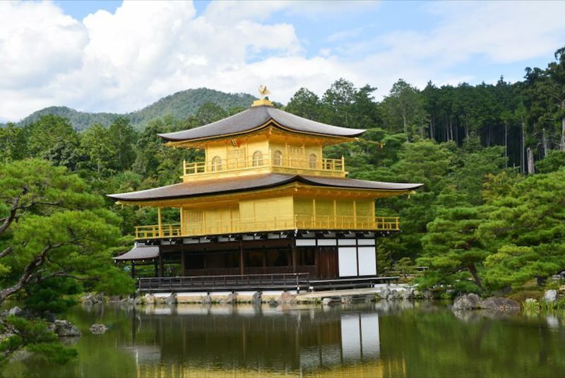 Kyoto Bus Tour: Fushimi, Kiyomizu, Kinkaku-ji & Arashiyama - Kiyomizu-dera and the old lanes below it