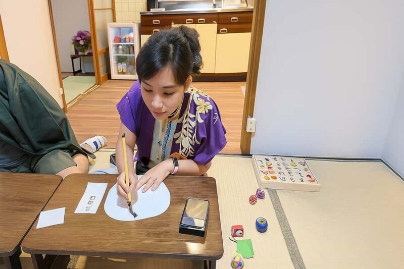 Kyoto : Calligraphy on a Washi hand Fan & Origami Fun - Good To Know