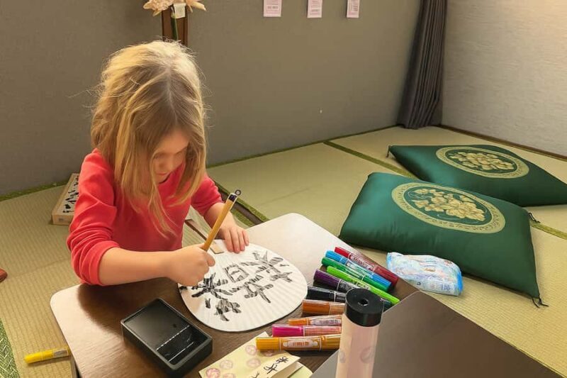 Kyoto : Calligraphy on a Washi hand Fan & Origami Fun - A Close Look at the Experience