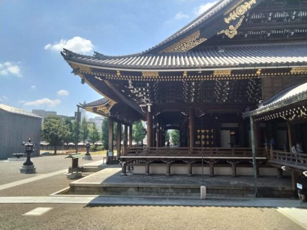 Kyoto: Discover Every Bit of Higashi Honganji Temple, 1.5 H - Spiritual Reflection