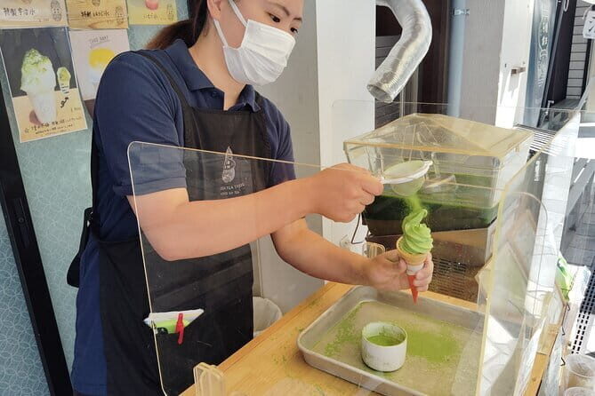 Kyoto: Enjoy Byodoin Temple and Tea Sweets - Exploring the Byodoin Temple and Surrounding Area