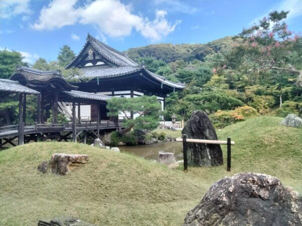 Kyoto: Explore Kodaiji Temple Surrounded by Quaint Gardens - Nearby Attractions to Explore