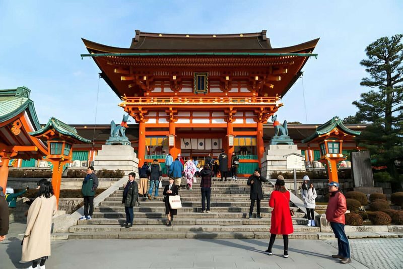 Kyoto Full-Day Private City Highlights Tour - A guide who can help beyond the route